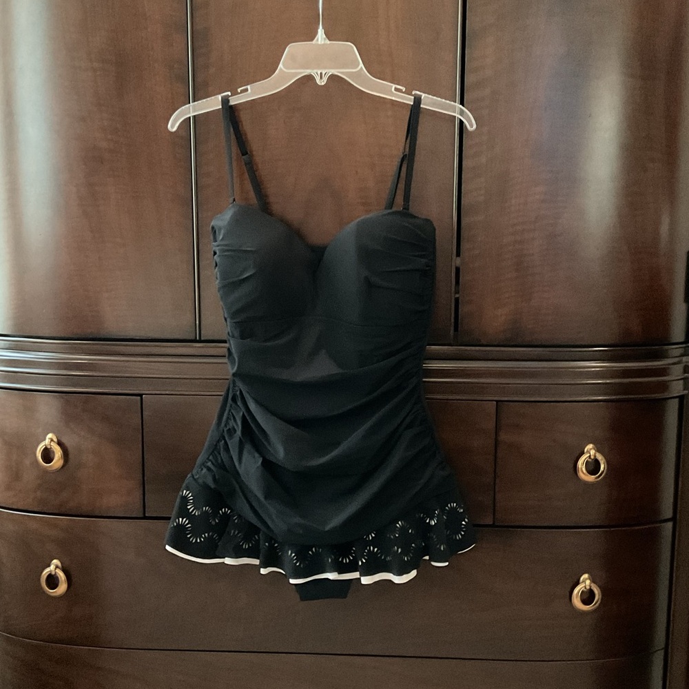 Profile by Gottex Elegant Black Swimwear